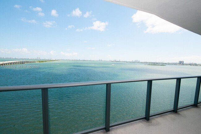 Building Photo - 3131 NE 7th Ave