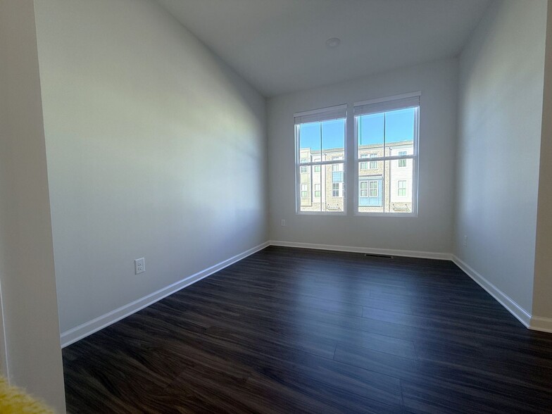 Building Photo - 1420 Creekside Cir NW