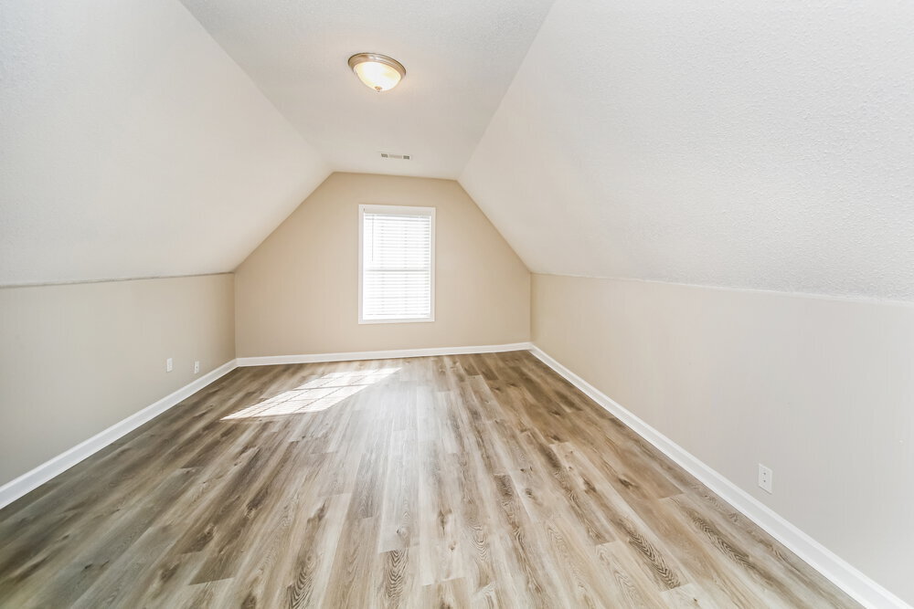 Building Photo - 10738 Pecan View Dr