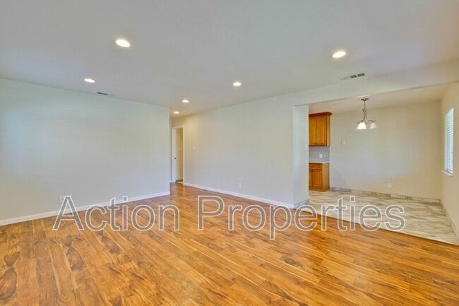 Building Photo - 2333 Augusta Pl