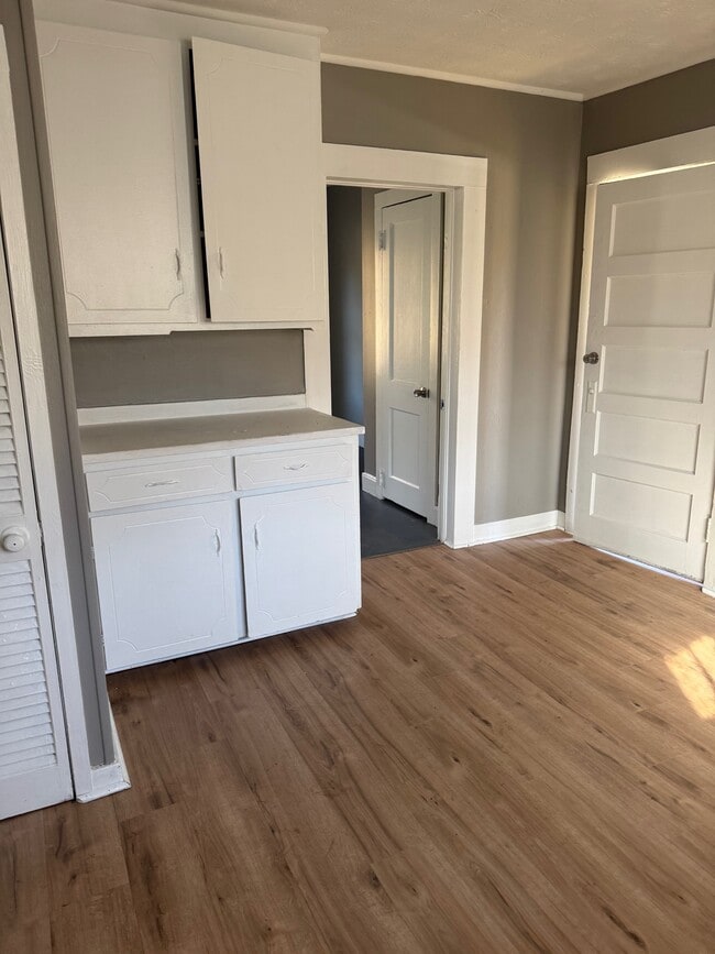 Building Photo - 2931 Gurnee Ave