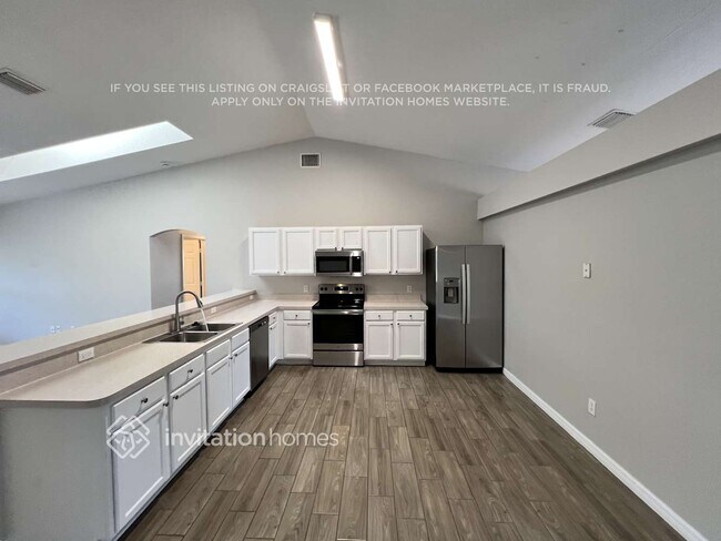 Building Photo - 5341 NW Aloha St