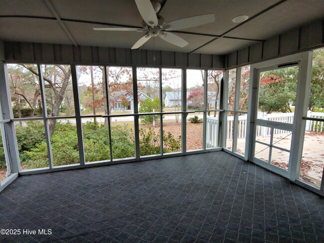 Building Photo - 456 Egret Dr