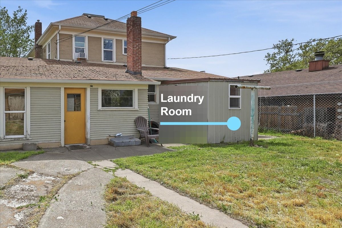 Private laundry for tenants - 420 W Shannon Ave
