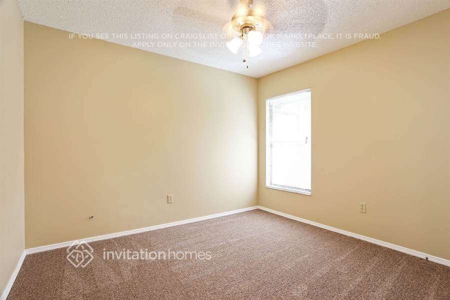 Building Photo - 901 Sandywood Dr