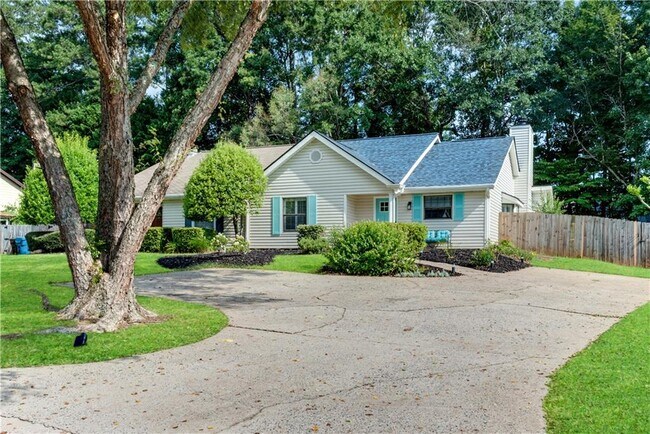 Building Photo - 5097 Village Green Way