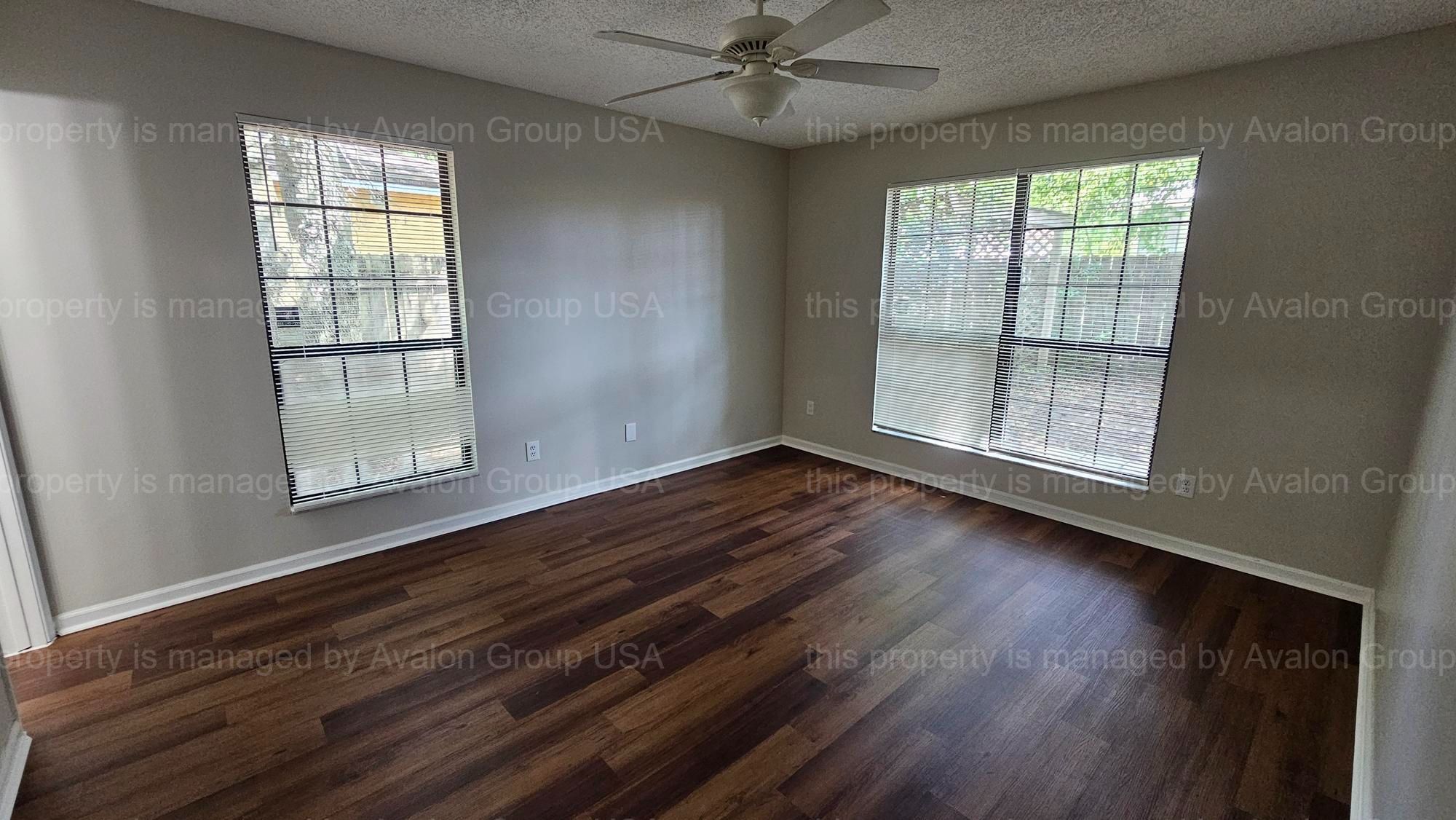 Building Photo - 3545 Villa Pl