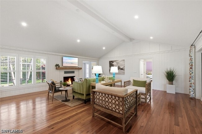 Building Photo - 92 10th Ave S