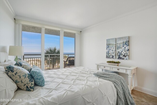 Building Photo - 1601 Ocean Dr S