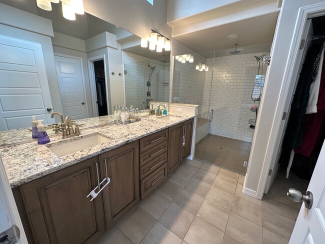 Building Photo - STUNNING HOME IN FLYING HORSE! CLOSE TO PO...
