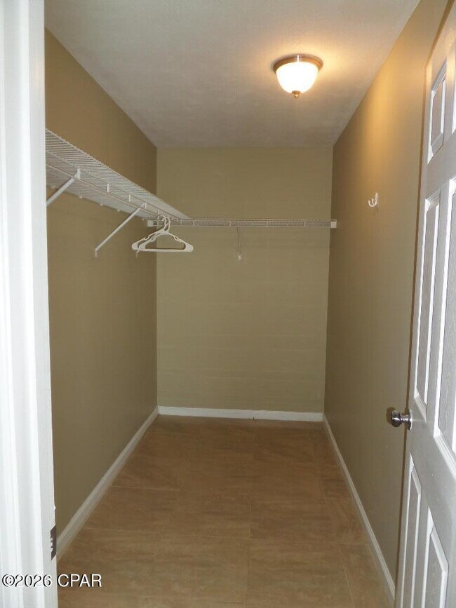 Building Photo - 6321 Winona St