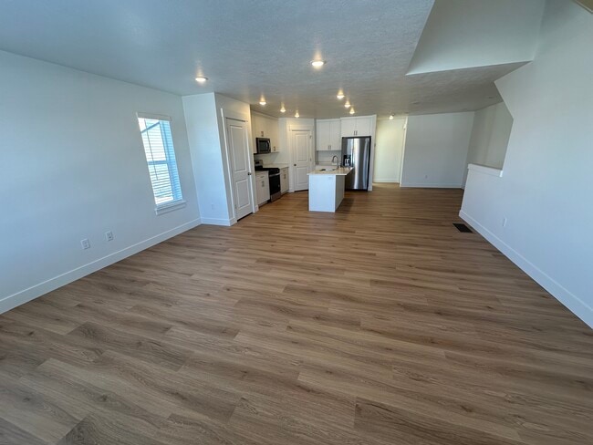 Building Photo - 33 N 460 W