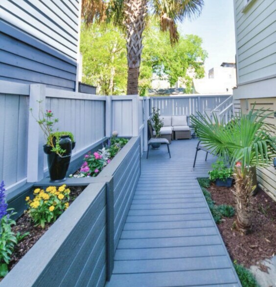 Building Photo - 194 Fishburne St