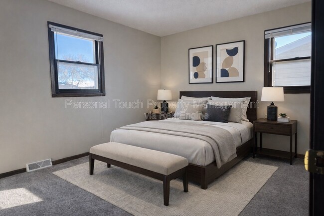 Building Photo - 407 5th St E