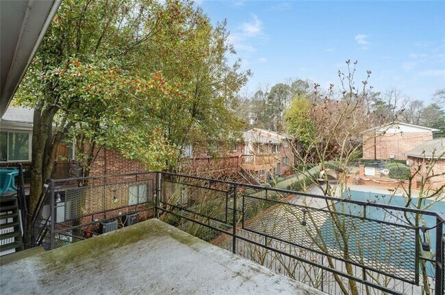 Building Photo - 4266 Roswell Rd NE