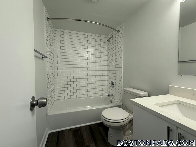 Building Photo - 53 Hill Rd