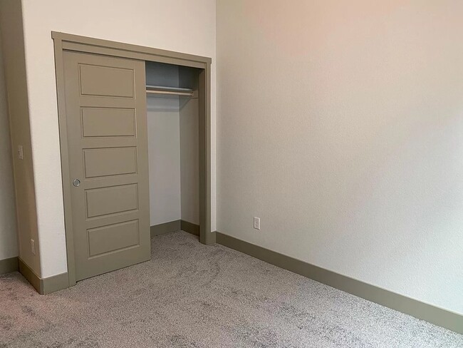 Building Photo - 2467 Valverde Dr