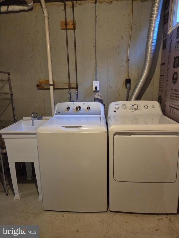 Building Photo - 17535 Longview Ln