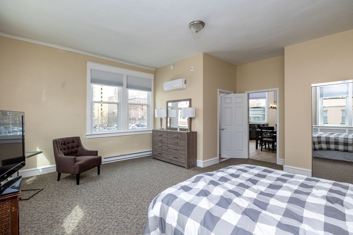 Building Photo - 1131 Callowhill St