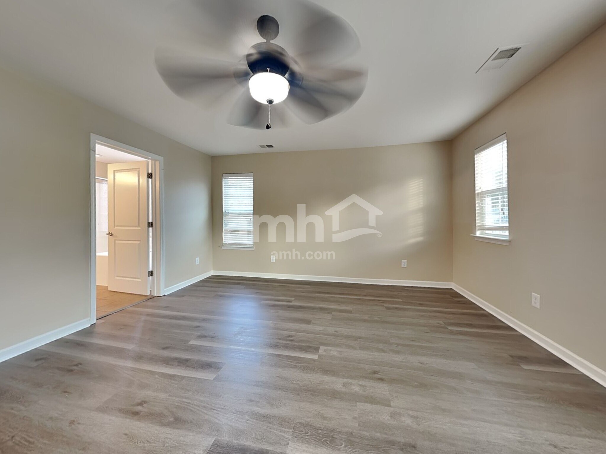 Building Photo - 183 Charlesfort Way