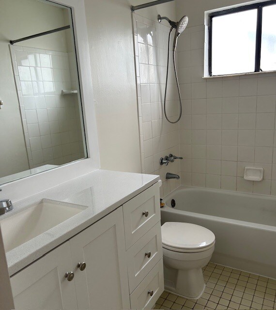 Bathroom off Bedroom - 9927 Byrnes Rd