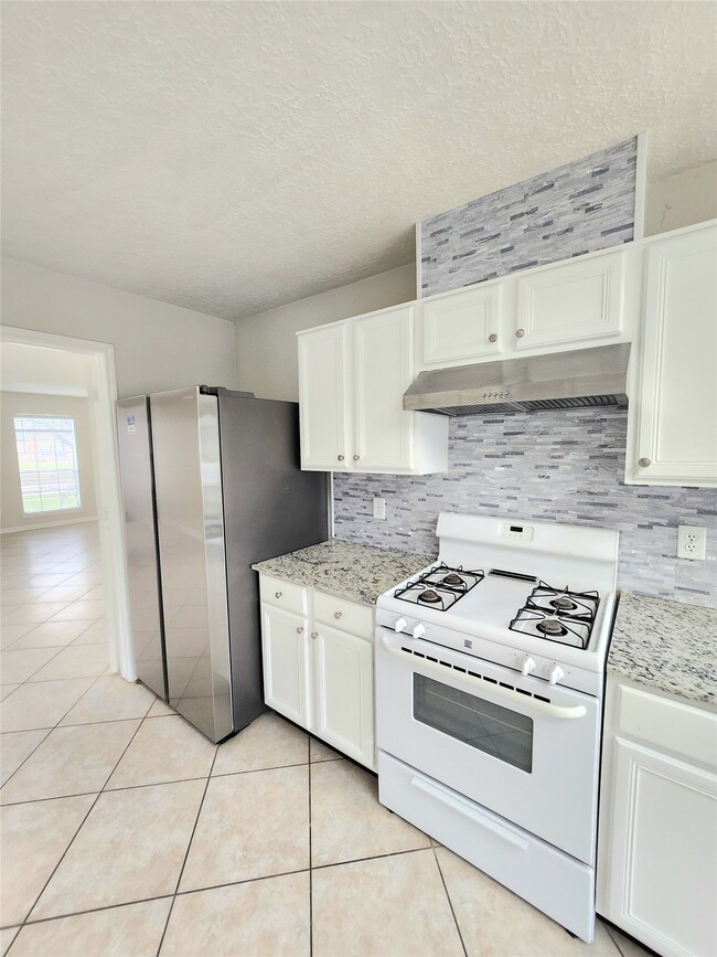 Building Photo - 14335 Berrington Dr