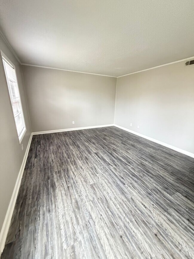 Building Photo - May Savings Are Here! Application Fee WAIVED ALL month!