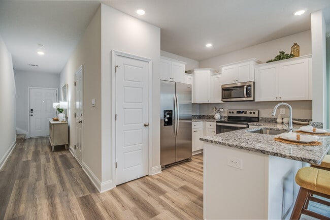 Building Photo - 12289 Sinclair Dr