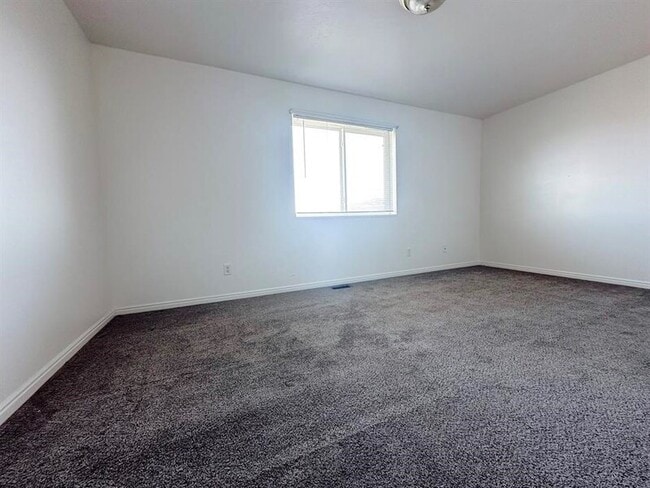 Building Photo - 15090 N 5400 W