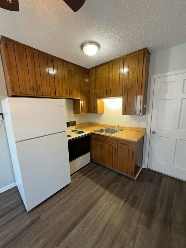 Building Photo - Brainerd 1 Bedroom 1 Bathroom Unit!
