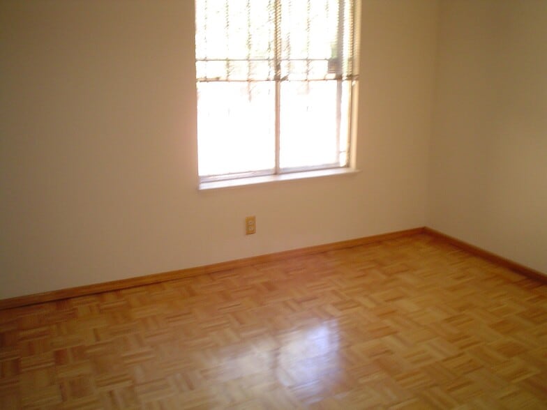 Bedroom - 7204 Avenida La Costa NE