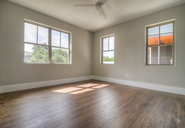 Building Photo - 3109 Walling Dr