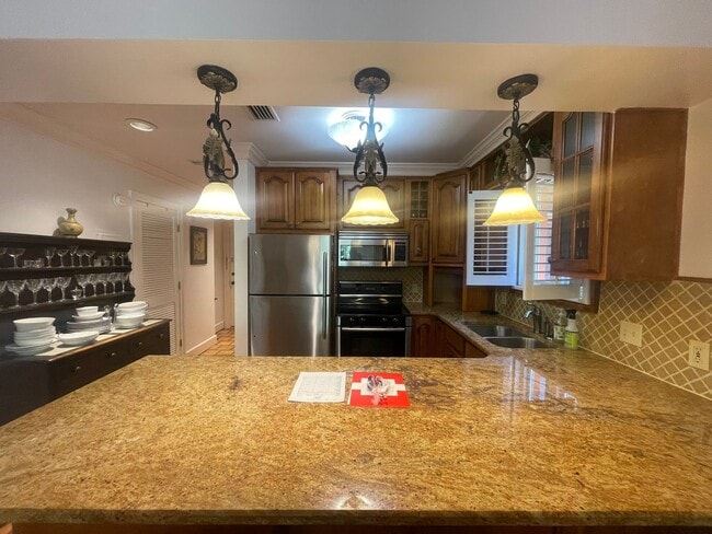 Building Photo - FURNISHED UNIT IN DOWNTOWN FAIRHOPE!