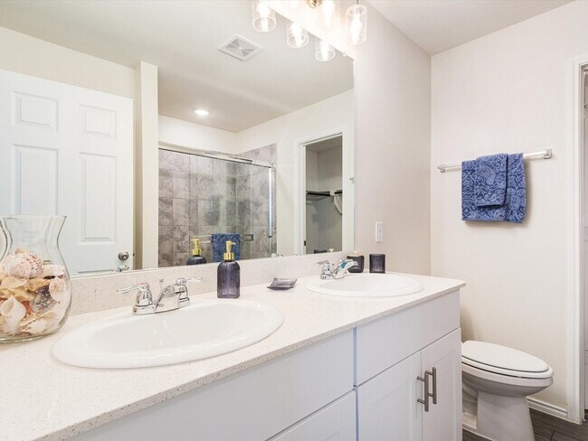 Building Photo - 405 Glendale Dr