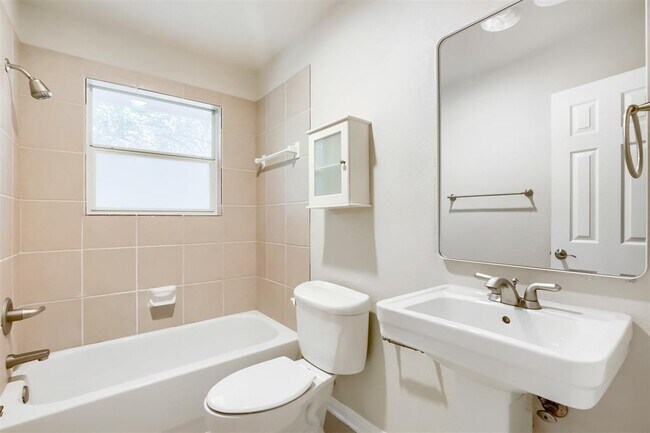 Building Photo - 15314 Oklahoma St