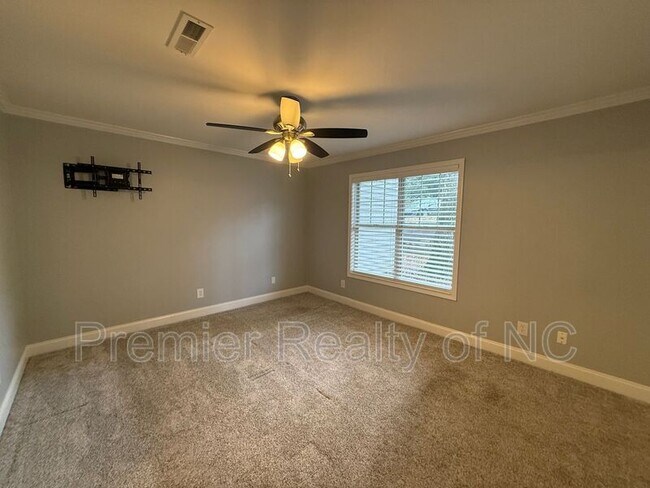 Building Photo - 4021 Whirlaway Ct