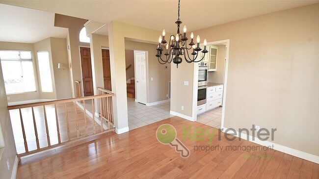 Building Photo - Oceanside |  Single Family Home |2–3 miles away from Hwy 78