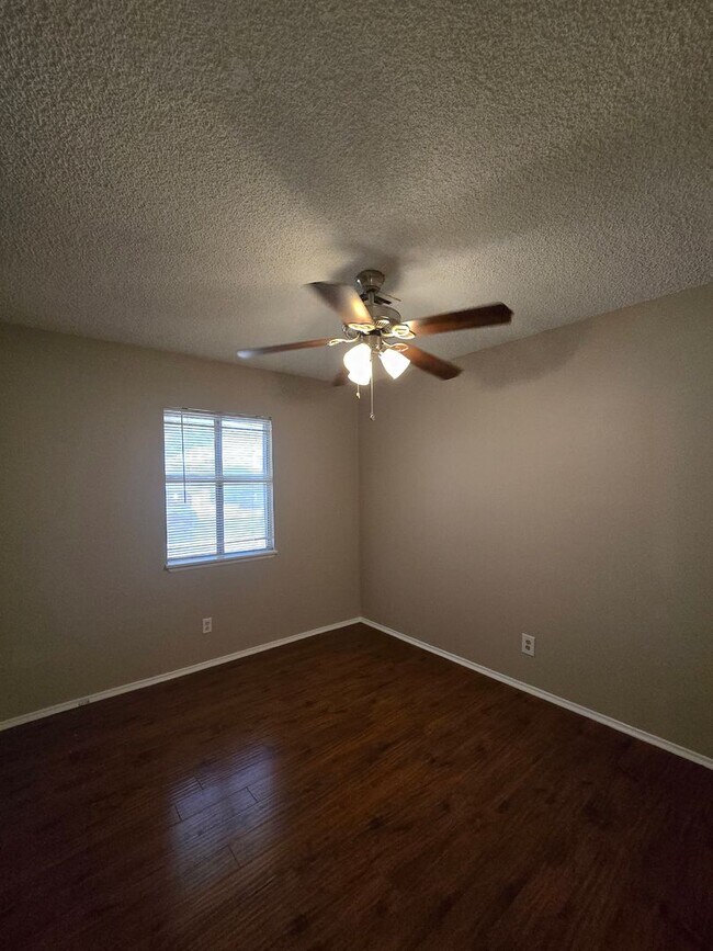 Building Photo - A Fabulous 4 Bedroom Single Story Home in East Las Vegas