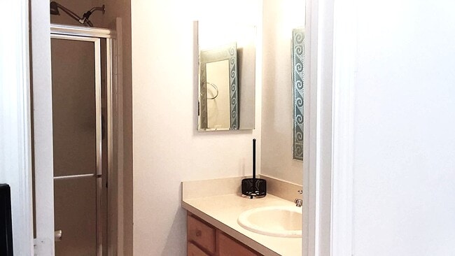 Building Photo - 1645 Hickory Grove Ln