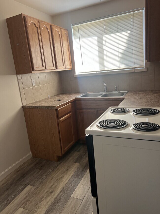 Building Photo - Newly renovated 1 bedroom apartment