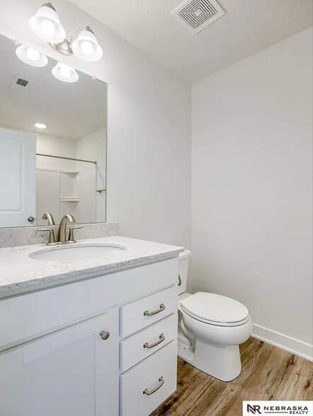Building Photo - 4571 Leawood Ct