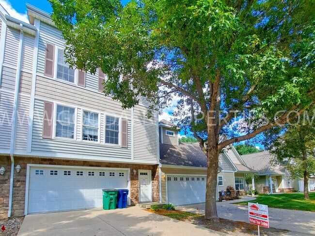 Primary Photo - TWO FREE MONTHS OF RENT POSSIBLE!! 2 bedro...