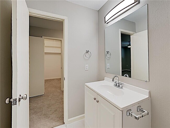 Building Photo - 3011 Matador Dr