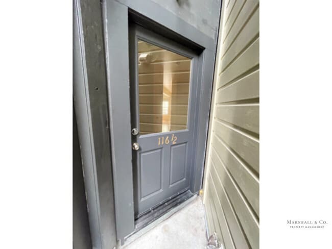 Building Photo - NEW LISTING! REMODELED STUDIO ONLY STEPS A...