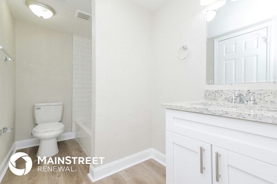 Building Photo - 21447 Northwood Dr