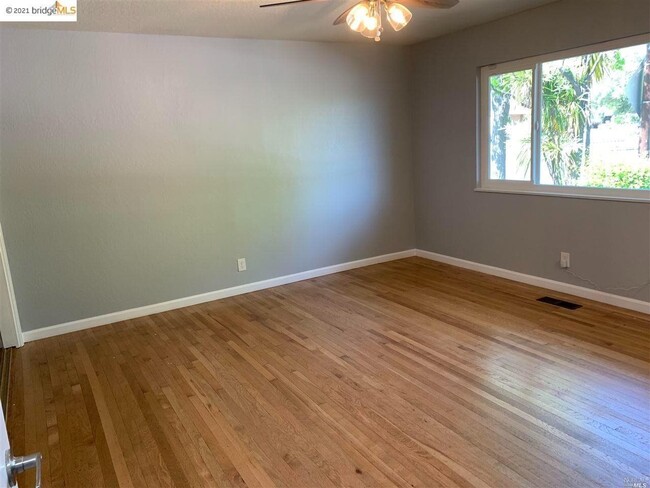 Building Photo - 1801 Sereno Dr
