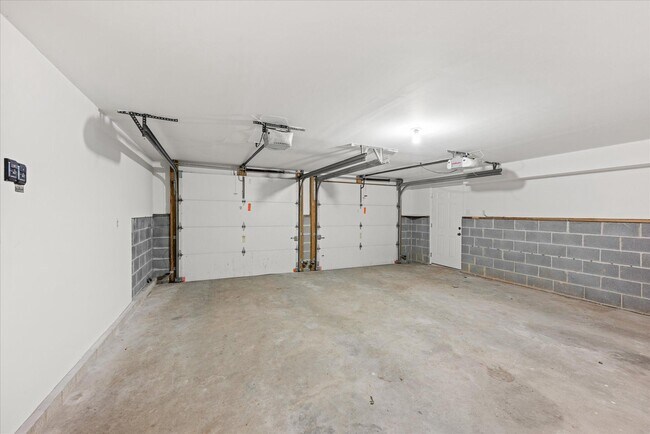 Building Photo - 6013 Selvyn Rd