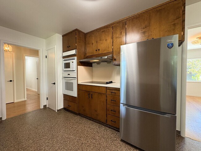 Building Photo - Charming 3BR/2BA Home in West Menlo Park