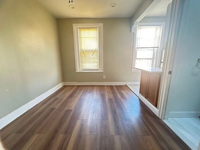 Building Photo - 1828 W Diamond St