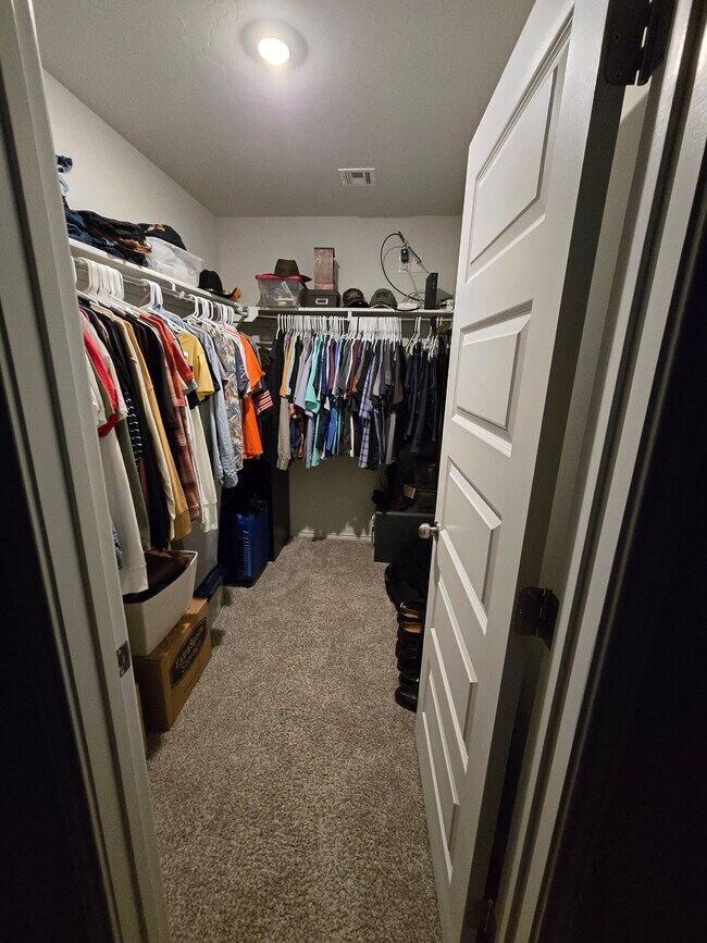 Building Photo - 1401 Madison Ave